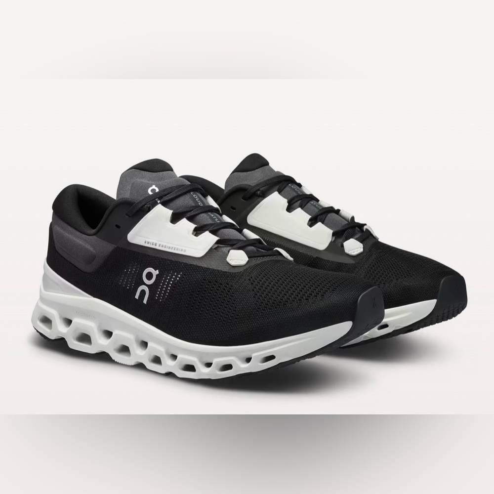 On Running CloudStratus Black Frost M US 11.5